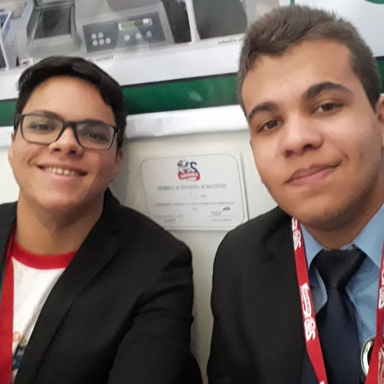 #43184 Alunos de Eletrônica representam o Brasil em mostra internacional