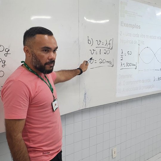 #43461 Professor tem artigos publicados em revista eletrônica do ensino da Física