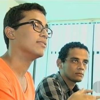 #43564 Dupla ajuda pessoas a conseguir emprego e dá lição de empreendedorismo