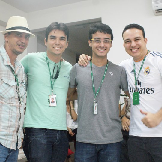 #43828 Campus parabeniza aniversariantes de abril e apresenta novos servidores