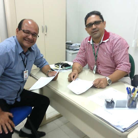 #43853 Direção assina contrato com empresa para limpeza e manutenção da piscina