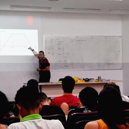 #43983 Professores intensificam preparação dos alunos com aulões aos sábados