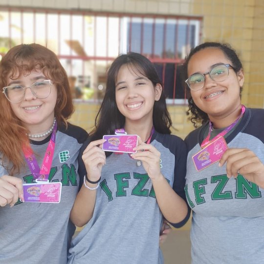 #43986 Estudantes recebem credenciais para mostras do país e exterior na Fenecit