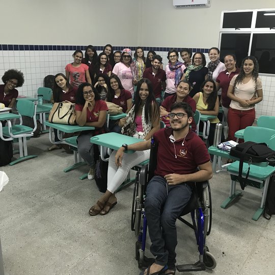 #44458 Estudantes do curso superior de Tecnologia em Alimentos arrecadam lenços para o grupo "Viva" de apoio à mulheres com câncer