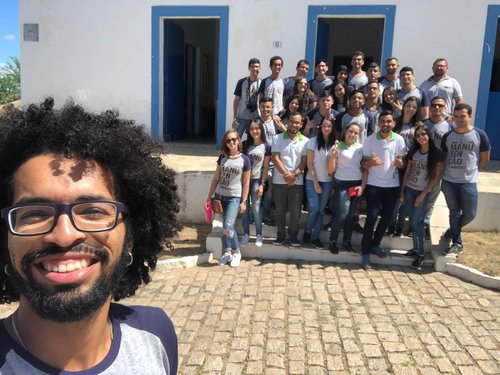Professor Ruan Silva e alunos das turmas vespertinas do 4º ano de MSI e de Alimentos