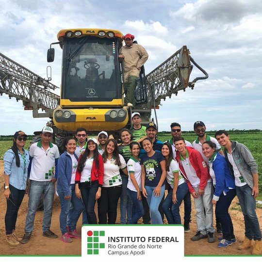 #45811 Alunos realizam visita técnica a Empresa Agrícola Famosa