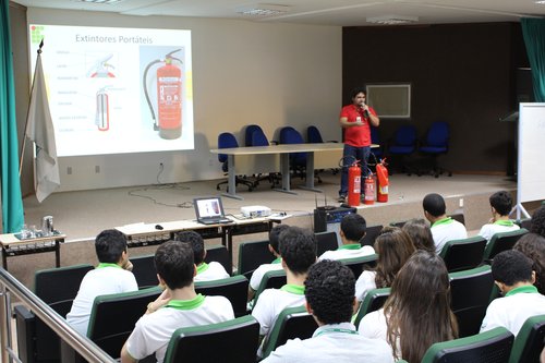 O Engenheiros de Segurança do Trabalho Augusto Souza realizou a palestra sobre prevenção de acidentes