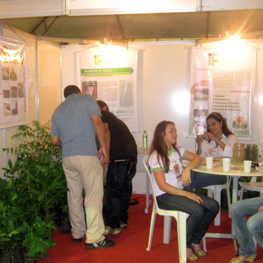 #47004 Campus participa da III Feira de Negócios do Médio Oeste