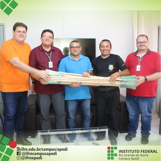 #47142 Campus recebe vassouras doadas pelo projeto 'Varrendo a violência, empregando a paz' do Centro de Detenção Provisória de Apodi