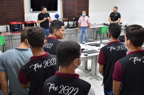 Registro da visita da Escola Estadual João Manoel Pessoa ao Laboratório IFMaker