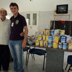 #49187 47 kg de leite em pó, arrecadados na EXPOTEC – 2014, foram doados ao abrigo Amântino Câmara