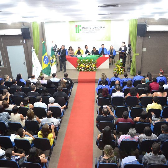 #49901 16 Formandos Colaram Grau na manhã de hoje (18)