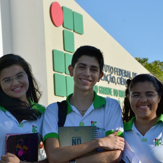 #49943 Campus Parabeniza os Estudantes