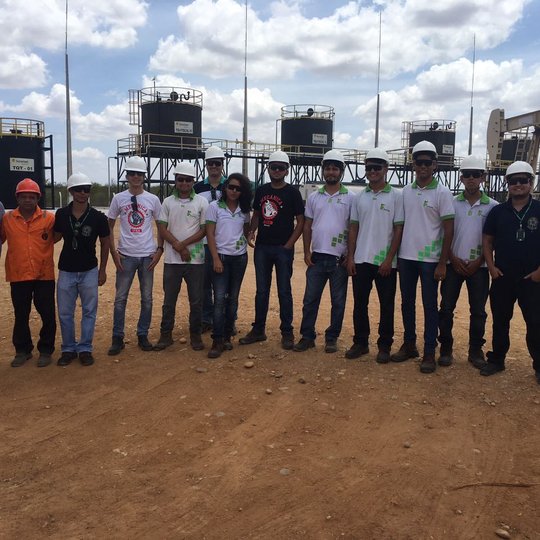 #50046 Alunos do curso técnico subsequente em Mecânica visitam empresas