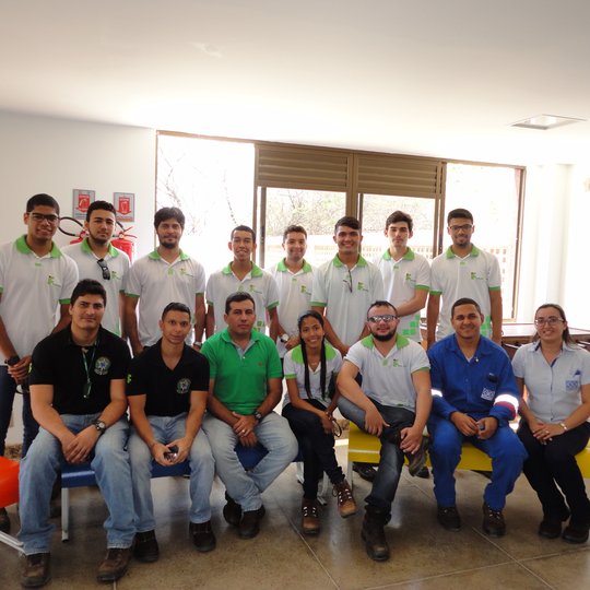 #50613 Alunos do curso subsequente de Mecânica realizam visita técnica