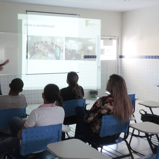 #51422 Equipe do "Coleta Seletiva de Resíduos Sólidos" recebe visita de instituições interessadas em participar do Projeto