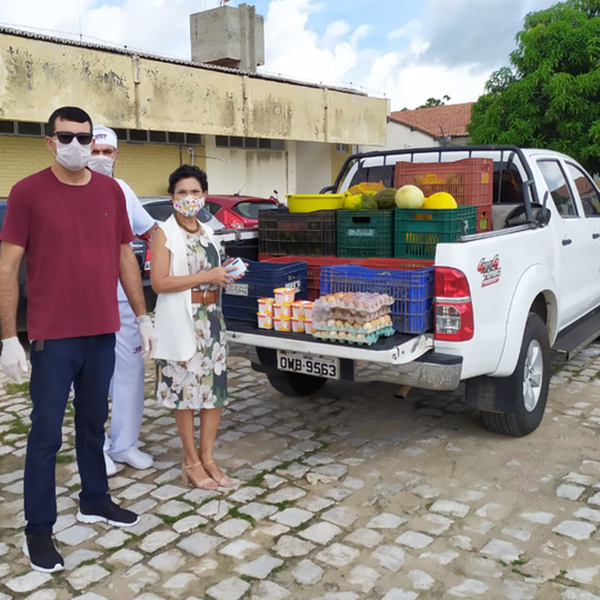 #51719 Campus Pau dos Ferros doa alimentos perecíveis da merenda escolar ao Hospital Regional
