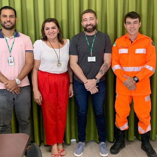#51916 Gestão do Campus têm reunião com profissionais da apicultura e poder público