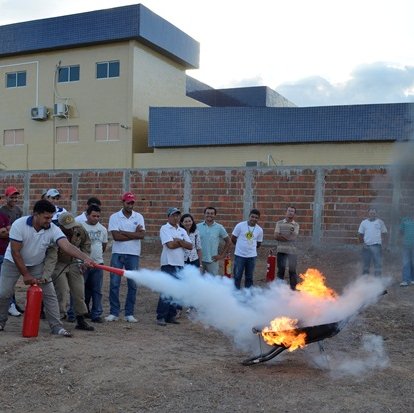 #52084 Equipe do Corpo de Bombeiros realiza treinamento com funcionários e alunos do IFRN Pau dos Ferros