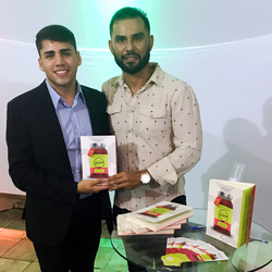 #52227 Servidores e aluno egresso do Campus lançam livro na área de alimentos pela Editora IFRN