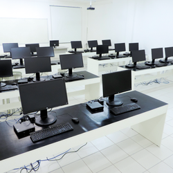 #53760 Campus Pau dos Ferros adquire e instala novo Laboratório de Informática