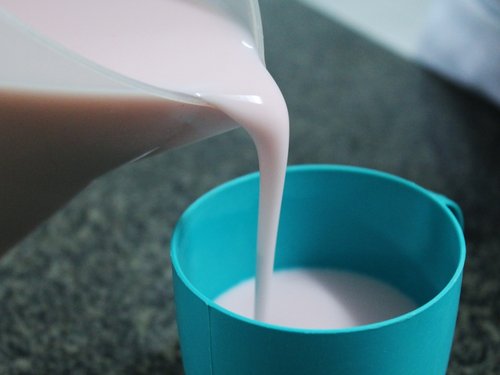 Iogurte produzido pela Unidade Industrial-Escola: um dos alimentos utilizados na merenda escolar dos alunos do Campus