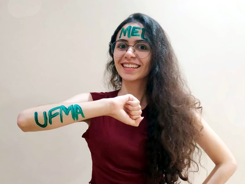 Flávia Rafaela acabou de concluir o Curso Técnico em Informática e conquistou aprovação para medicina na UFMA.