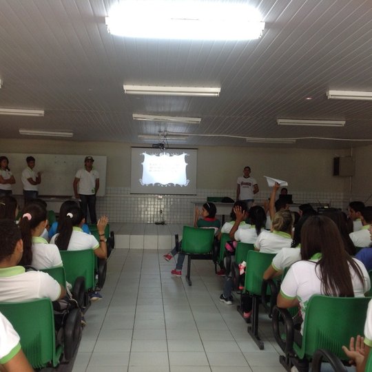 #5437 Estudantes Ministram Palestra sobre Desperdício de Alimentos