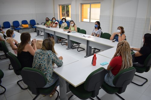 Registro da Roda de Conversa: "Ser Mulher no IFRN-Ipanguaçu" na manhã do dia 08 de março, na sala de reuniões (119)