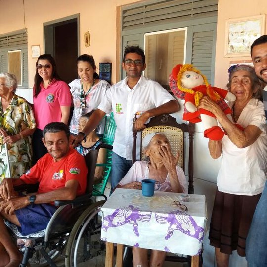 #6916 Coordenação da I Gincana Estudante Solidário presta conta do material arrecadado pelos alunos na comunidade