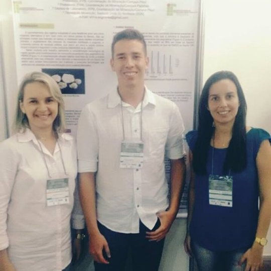 #7027 Servidora apresenta trabalhos em evento nacional
