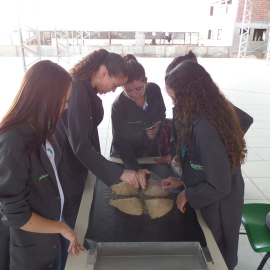 #7045 Alunos do curso de Mineração realizam atividade prática