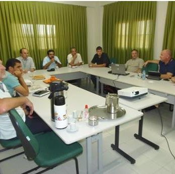 #8405 General Eletric visita o câmpus para firmar convênio