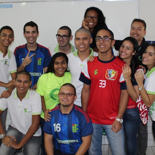 #8483 Alunos do Campus João Câmara comemoram aprovação no ENEM