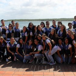 #8595 Alunos participam de aula no Barco Escola Chama-Maré