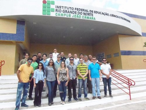 Grupo de alunos, professores e técnicos da UFRN e IFRN.