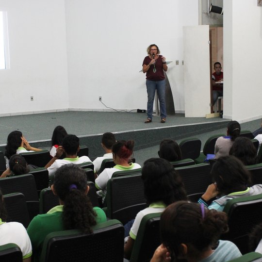 #9239 Direção-Geral realiza palestra de conscientização sobre Dengue, Zika e Chikungunya