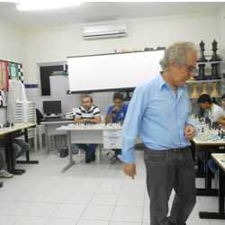#9335 Mestre Internacional cubano realiza simultânea e palestra de xadrez em João Câmara