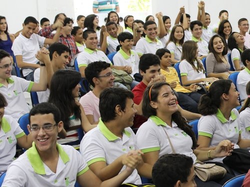Novos alunos do Integrado 2013.1 participando de Seminário de Integração no auditório do Câmpus Caicó