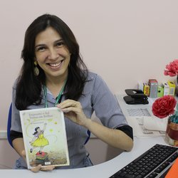 #9831 Servidora do campus Caicó lança livro pela editora do IFRN