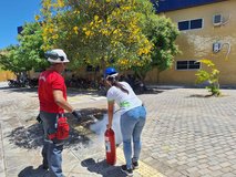 Aula prática de combate a incêndio