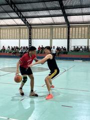 Basquete [foto de Nivaldo Fonseca]