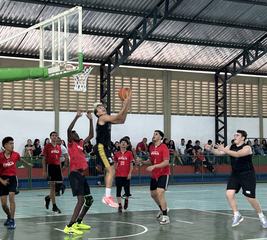 Basquete [foto de Nivaldo Fonseca]