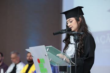 A formanda Keilany Benício Grabriel, representando os formandos, atuou como oradora da Solenidade