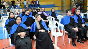 Patronos (as), paraninfos (as) e servidores homenagedos marcaram presença.