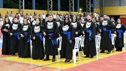 Formandos das graduações em Agroindústria, Análise e Desenvolvimento de Sistemas e Química.