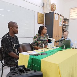 Conferência na Ucad - arquivo pessoal de Gilson Rodrigues Jr.
