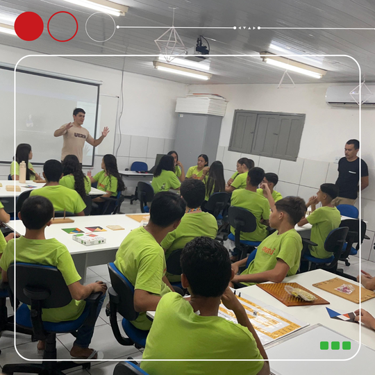 Estudantes do PartiuIF realizam visita técnica no Laboratório de Matemática da Universidade Estadual do RN