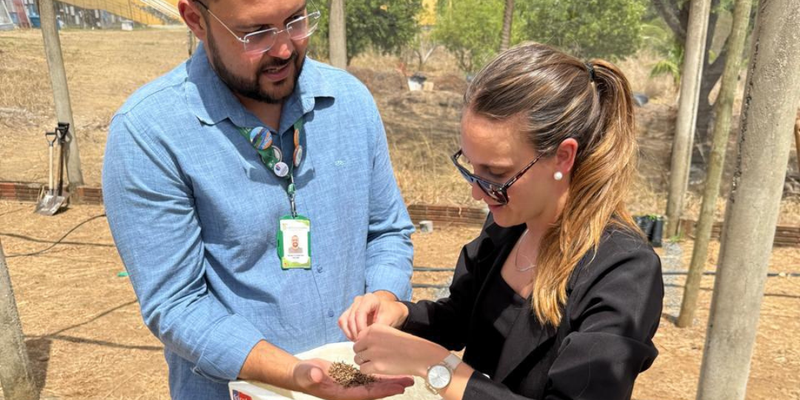 Professora da UNL conhecendo as dependências do Campus - Foto: cedida