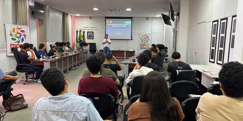 Estudantes do curso superior de Tecnologia em Sistemas para Internet na palestra de representante do MPRN. Foto: Equipe MPRN